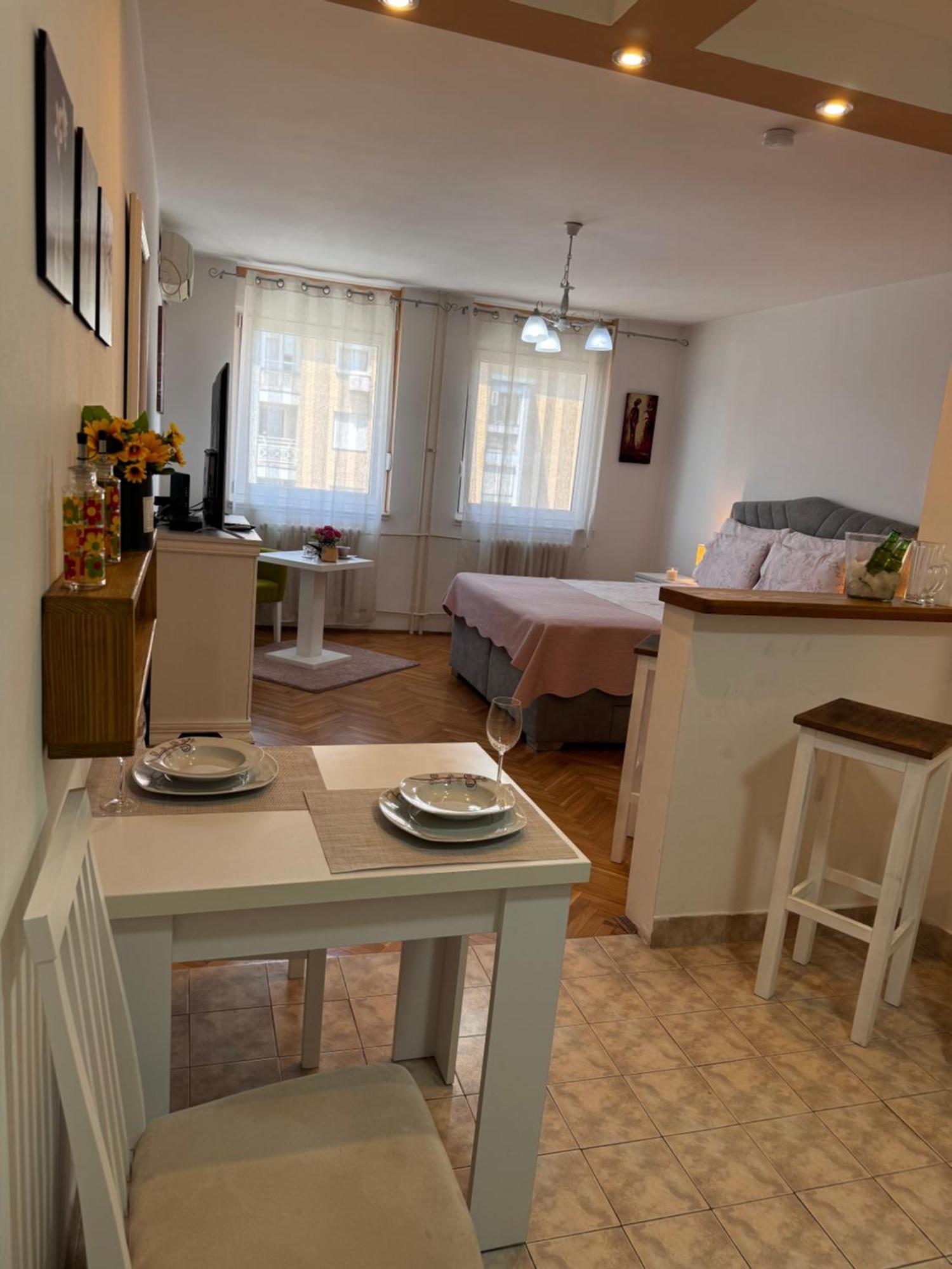 Post Apartmani - Sajam Novi Sad Exteriör bild
